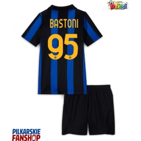 Koszulka piłkarska Inter Milan Alessandro Bastoni #95 Strój Domowy dla dzieci 2026-27 tanio Krótki Rękaw (+ Krótkie spodenki)